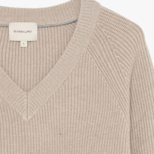 Maglione con scollo a V – camello